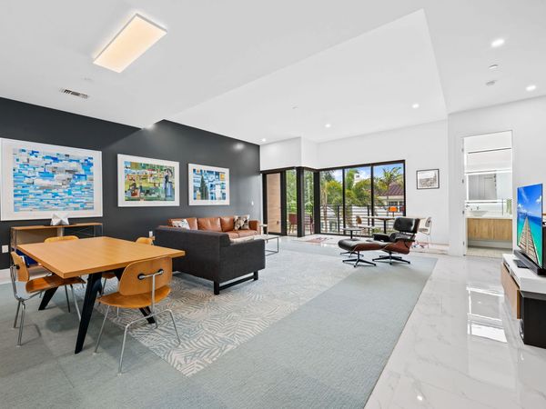 818 NE 2nd Street, Fort Lauderdale, FL 33301