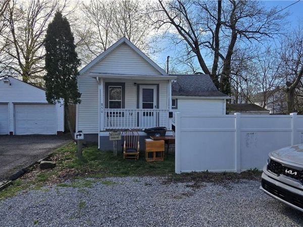 850 Kling Street , Akron, OH 44311