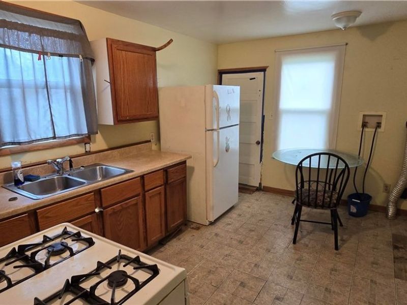 850 Kling Street , Akron, OH 44311 Photo 16