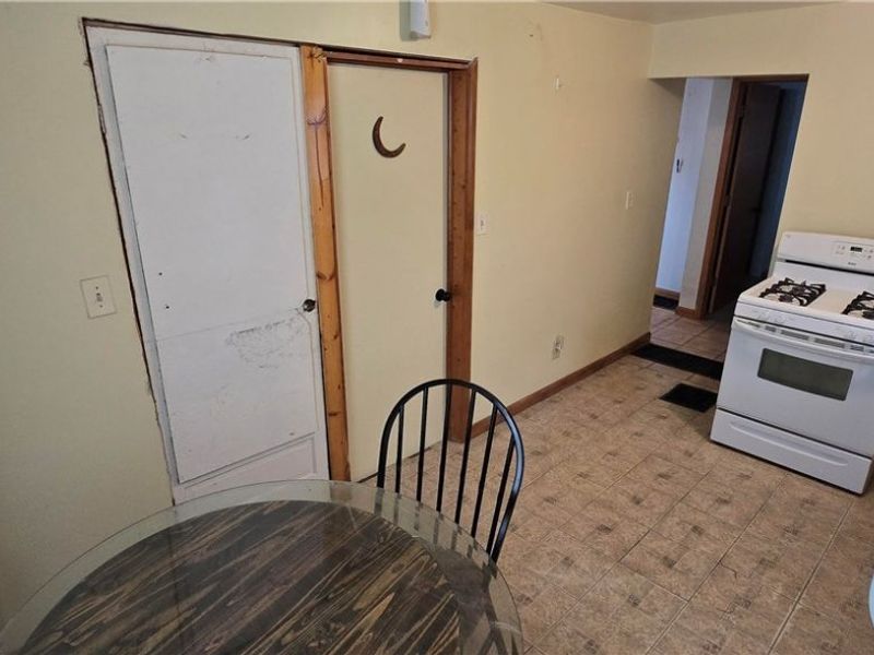 850 Kling Street , Akron, OH 44311 Photo 18