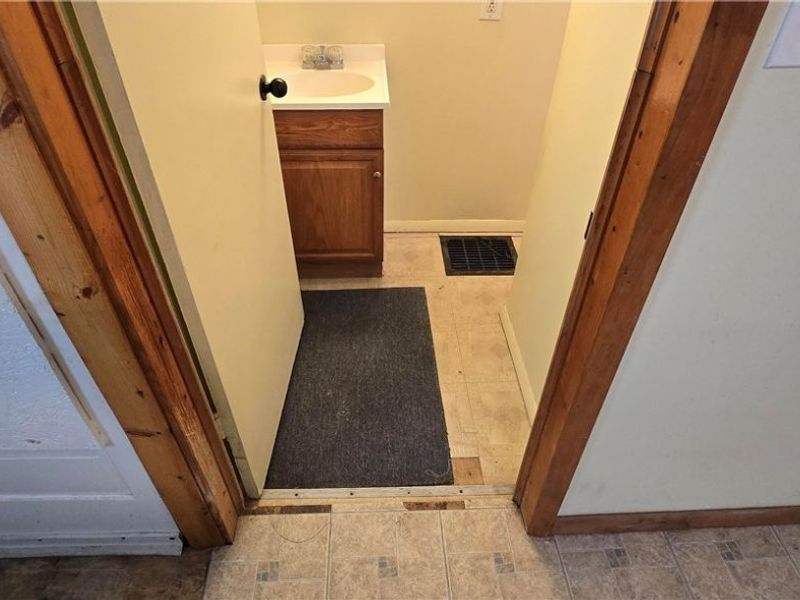 850 Kling Street , Akron, OH 44311 Photo 20