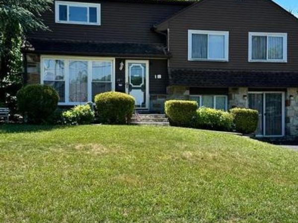 109 LONG LANE , VOORHEES, NJ 08043