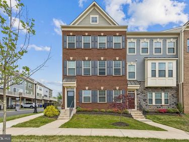 9300 BARNES LOOP, MANASSAS, VA 20110