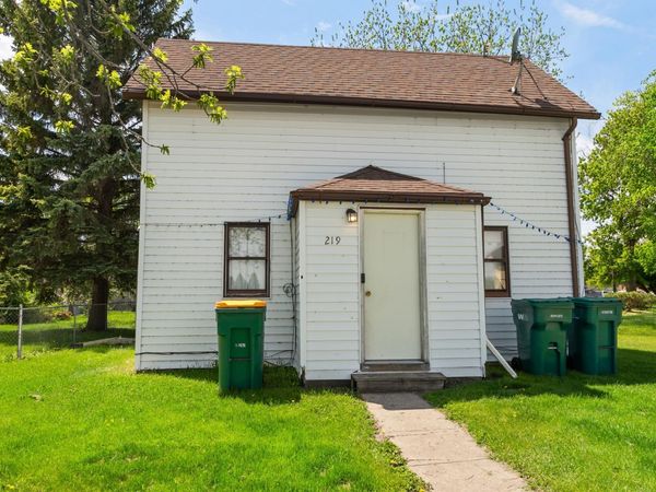 219 5th Avenue NE, Mayville, ND 58257