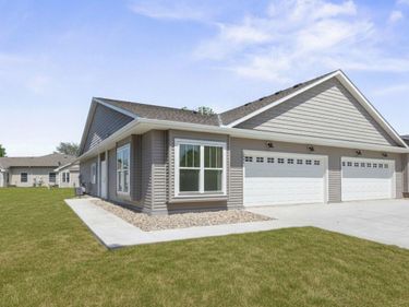 1021 Golf Course Road NW, Hutchinson, MN 55350