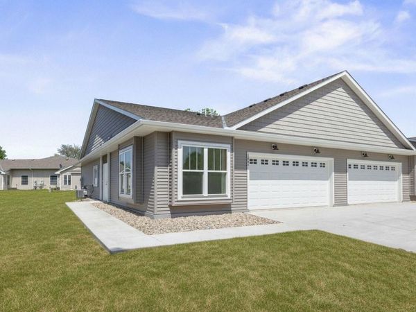 1021 Golf Course Road NW, Hutchinson, MN 55350