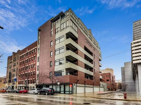 834 W Montrose Avenue , Unit 403, Chicago, IL 60613