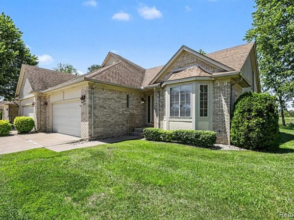 50829 Raintree Circle, Chesterfield Twp, MI 48047