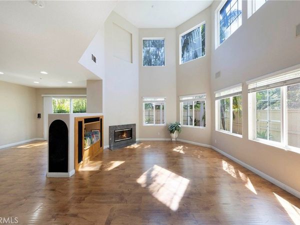 907 Somerville, Irvine, CA 92620