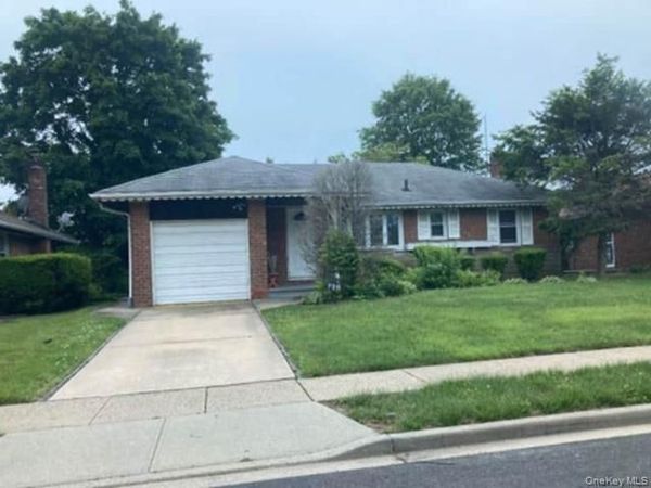 726 Dean Drive , North Baldwin, NY 11510