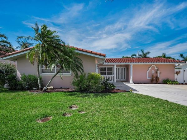 111 17TH STREET , BELLEAIR BEACH, FL 33786