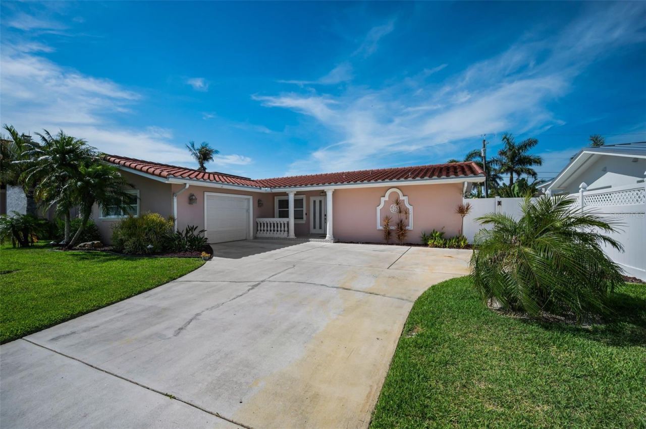 111 17th Street, Belleair Beach, FL 33786 Photo