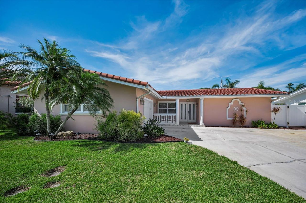 111 17th Street, Belleair Beach, FL 33786 Photo