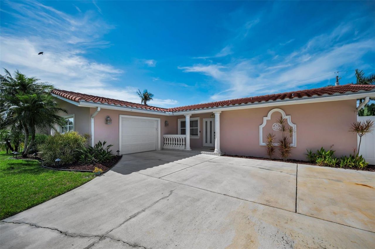 111 17th Street, Belleair Beach, FL 33786 Photo