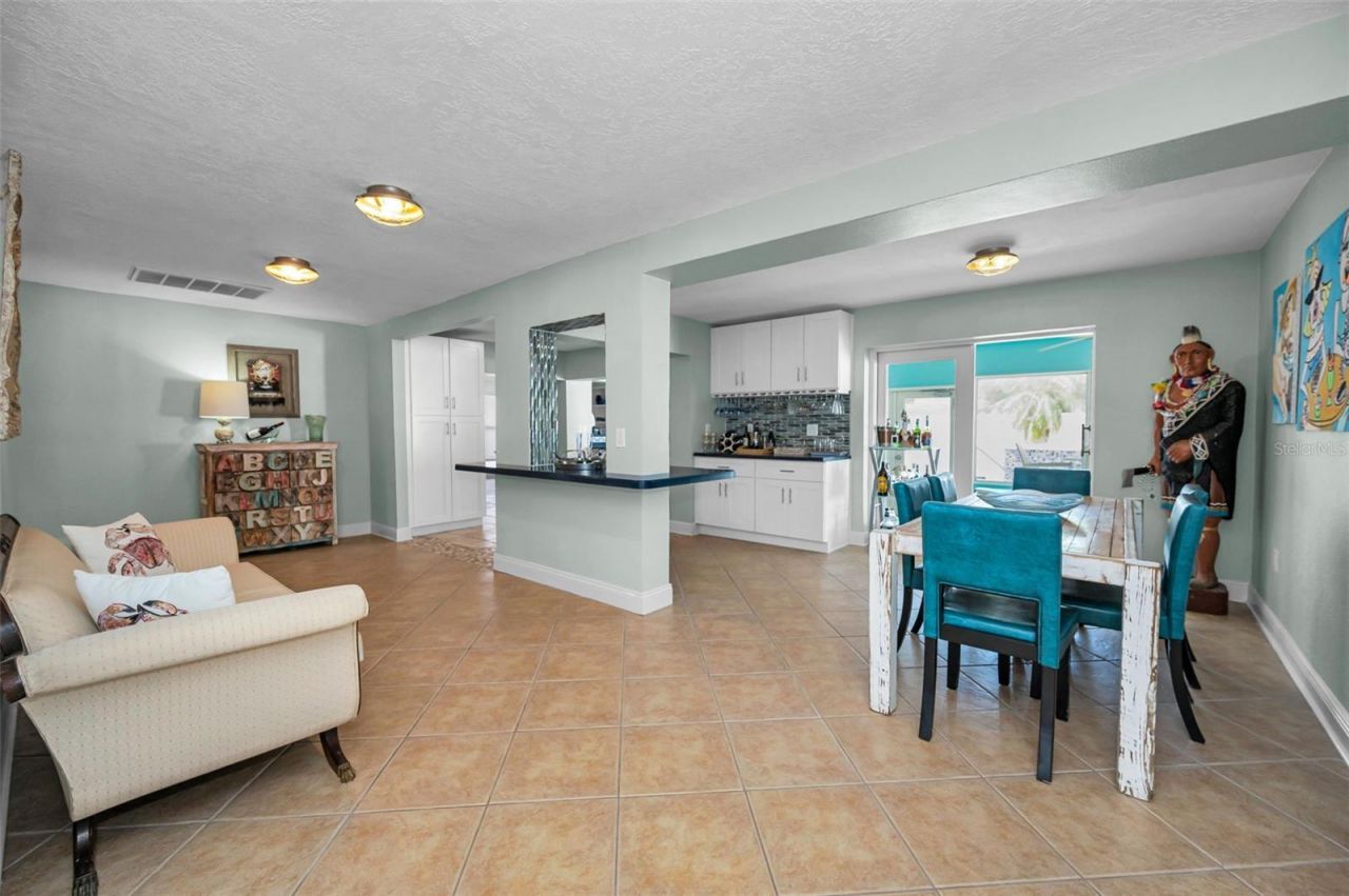 111 17th Street, Belleair Beach, FL 33786 Photo
