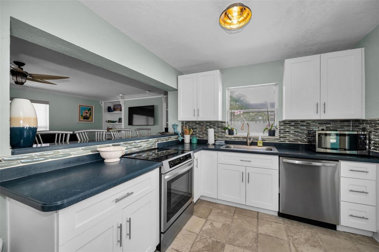 111 17th Street, Belleair Beach, FL 33786 Photo