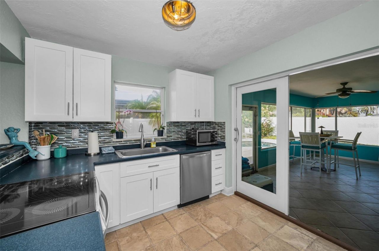 111 17th Street, Belleair Beach, FL 33786 Photo