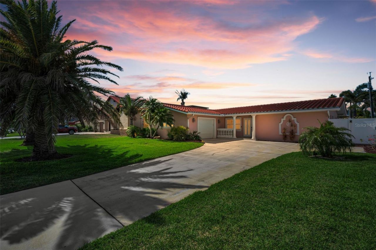 111 17th Street, Belleair Beach, FL 33786 Photo