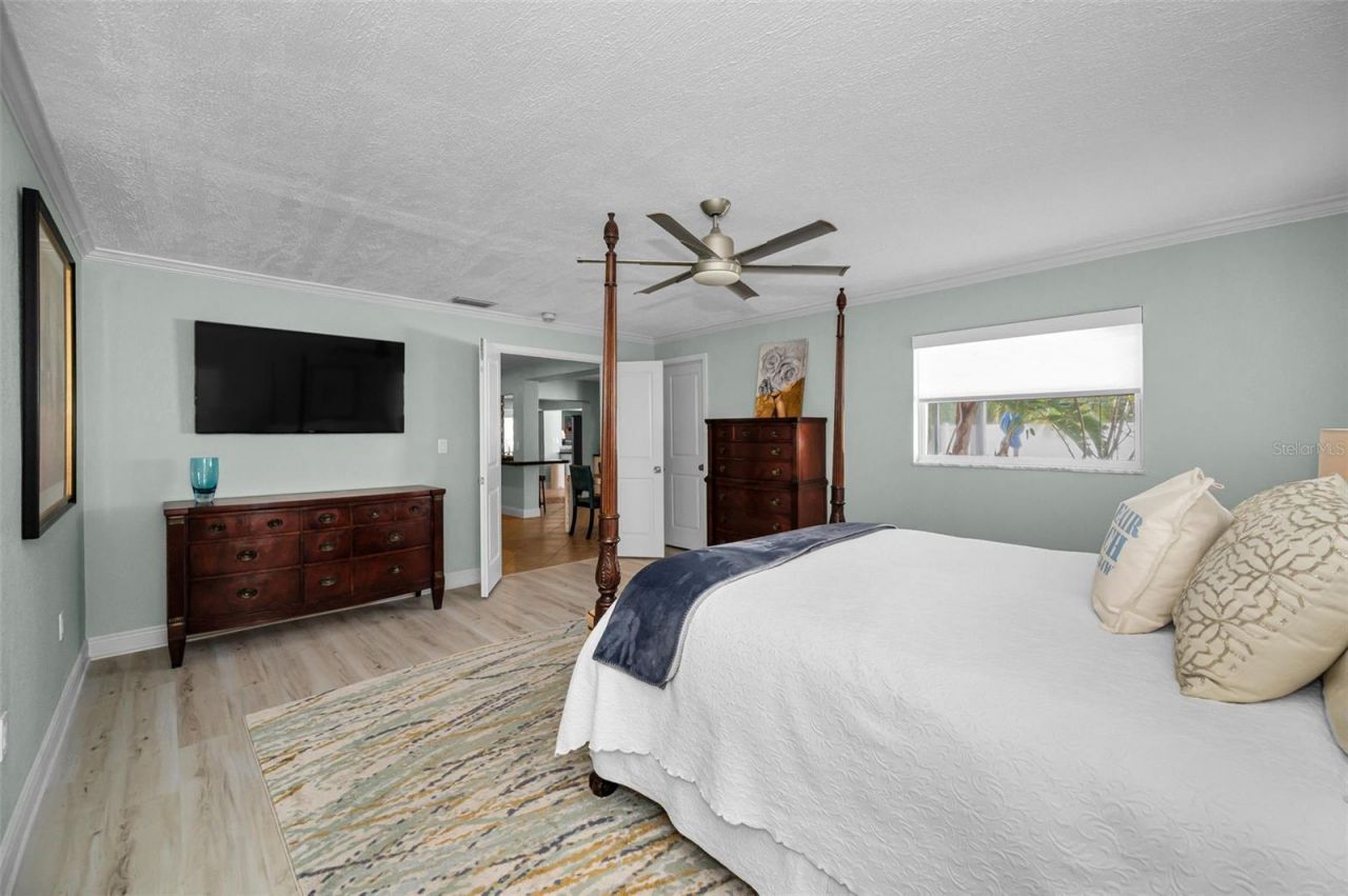 111 17th Street, Belleair Beach, FL 33786 Photo