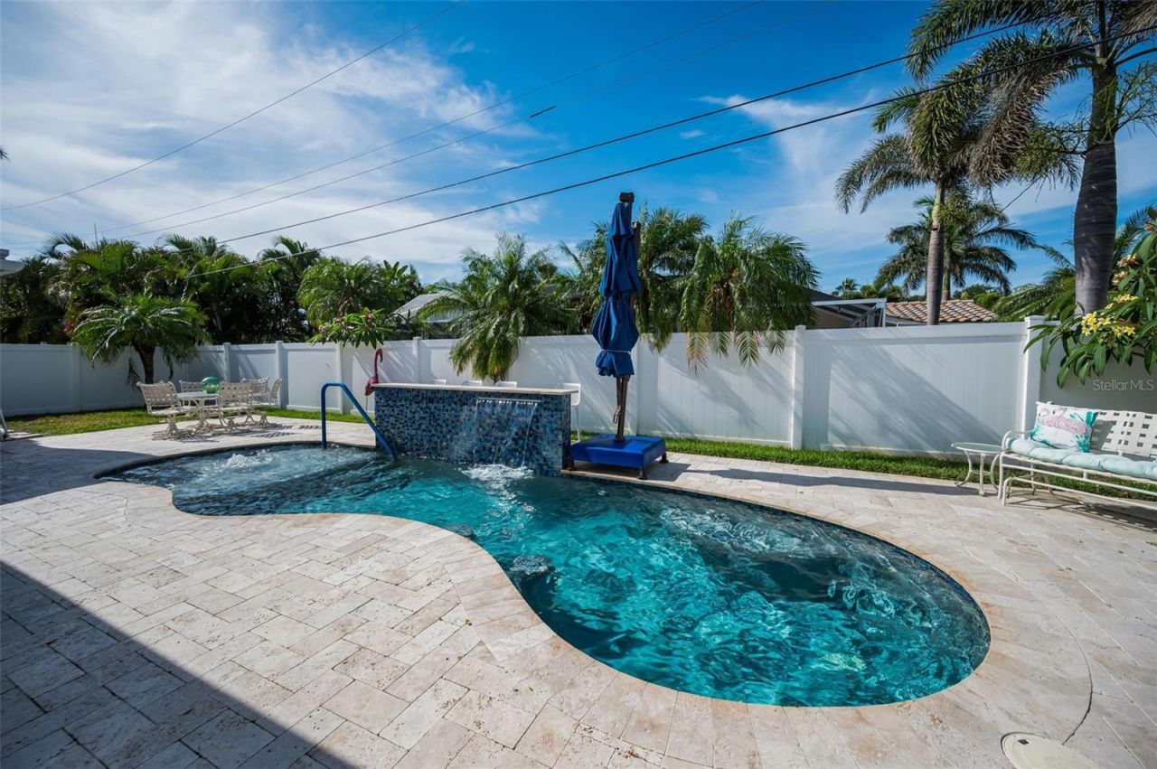 111 17th Street, Belleair Beach, FL 33786 Photo