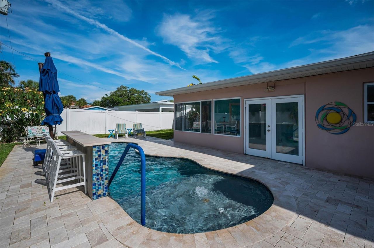 111 17th Street, Belleair Beach, FL 33786 Photo