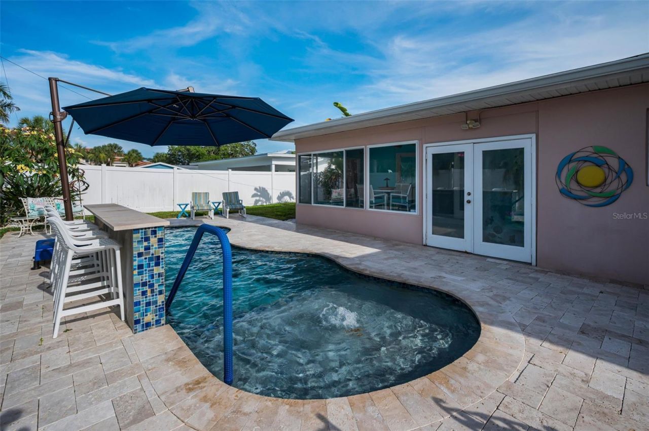111 17th Street, Belleair Beach, FL 33786 Photo