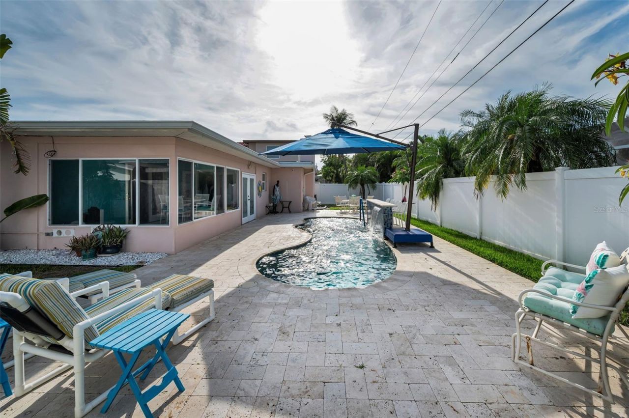 111 17th Street, Belleair Beach, FL 33786 Photo