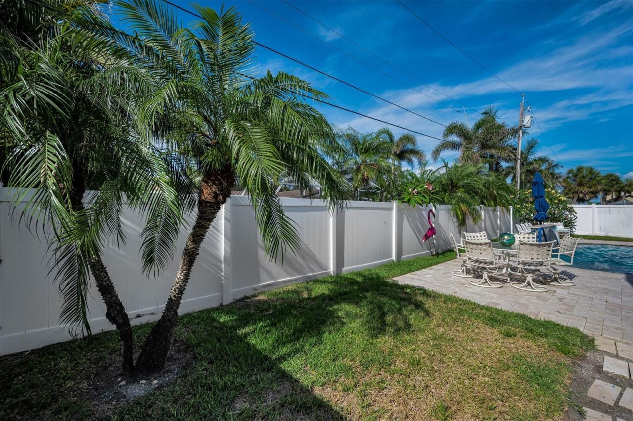 111 17th Street, Belleair Beach, FL 33786 Photo