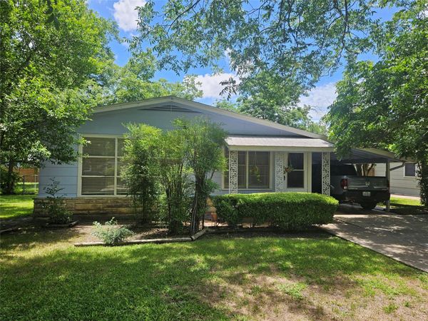 1003 Gilmore ST , Taylor, TX 76574