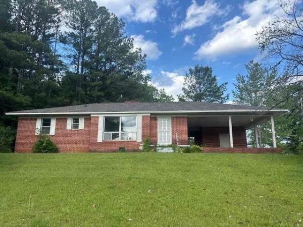 49 Chamblee Road, Fulton, MS 38843