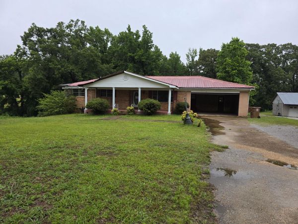 424 Cemetery Road, Baldwyn, MS 38824