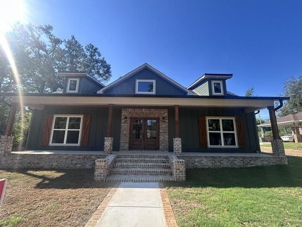 400 Alabama St., New Albany, MS 38652
