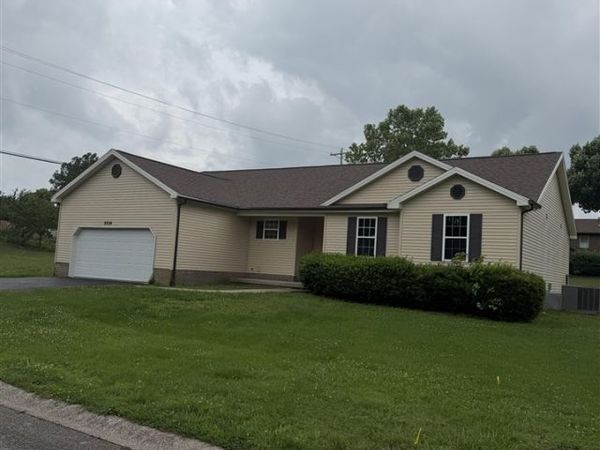 2524 Stonebridge Lane , Bowling Green, KY 42101