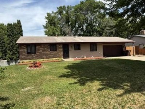 8042 73rd Street S, Cottage Grove, MN 55016