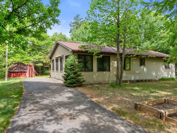 1389 W 11th Avenue, Friendship, WI 53934