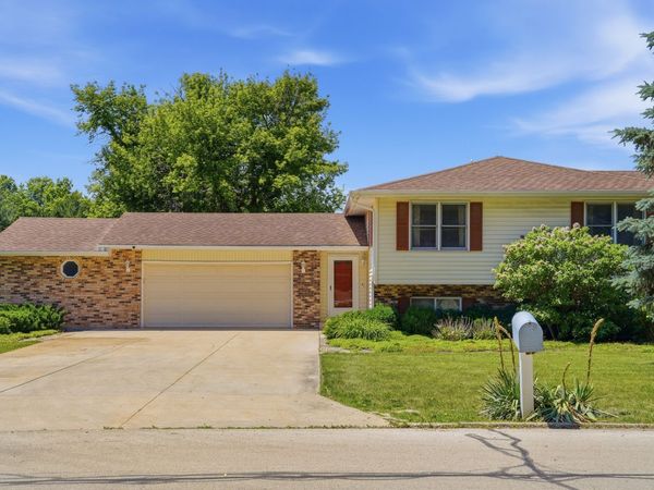 3603 14th Avenue , Sterling, IL 61081
