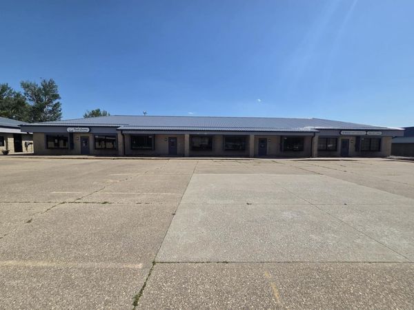 3823-3829 W Locust Street , Davenport, IA 52804