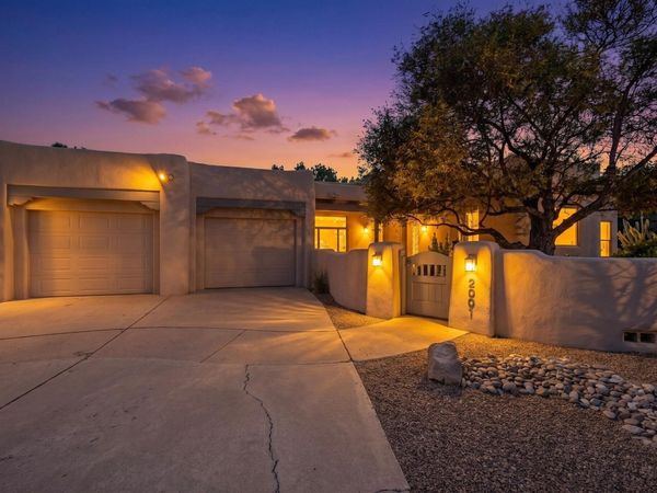 2201 Rozinante Court NW, Albuquerque, NM 87104
