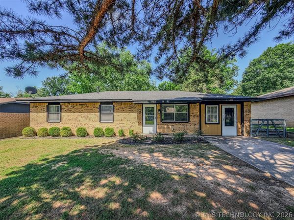 504 S Cedar Place , Tahlequah, OK 74464