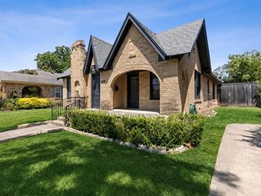 2511 Burlington Boulevard, Dallas, TX 75211
