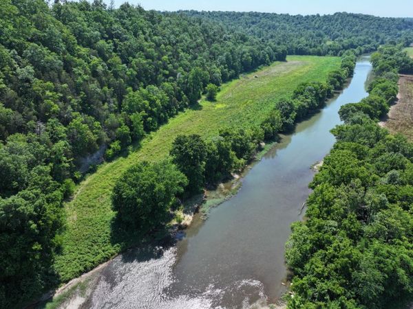 110 Wade Reed Rd , White Bluff, TN 37187