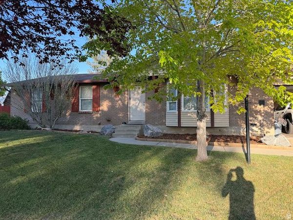 680 E FAMILY CIR , Sandy, UT 84070