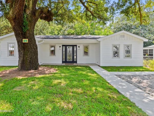 426 Demontluzin Avenue, Bay Saint Louis, MS 39520