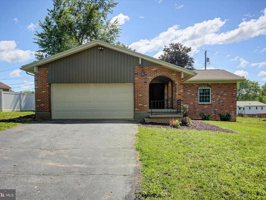 868 Fox Meadow Road, Chambersburg, PA 17202 Main Photo