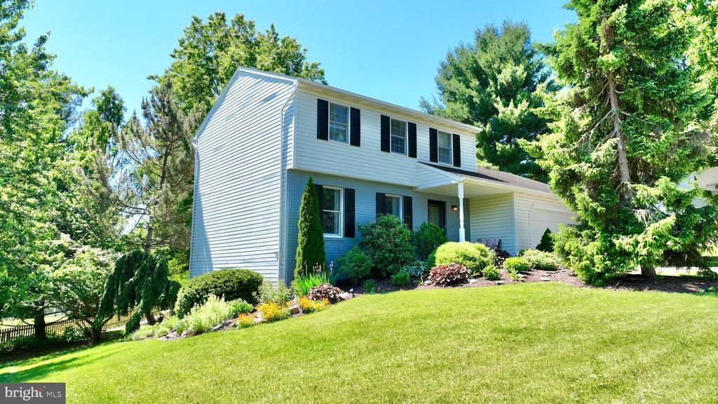 1017 Crystal Creek Drive, Mechanicsburg, PA 17050 Main Photo