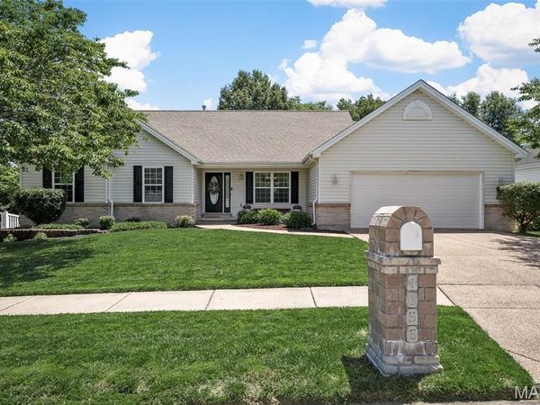 1156 Ivy Point Drive, O'Fallon, MO 63366