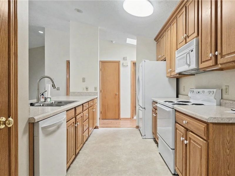 910 Greenfield Drive, Mansfield, OH 44904 Photo 4