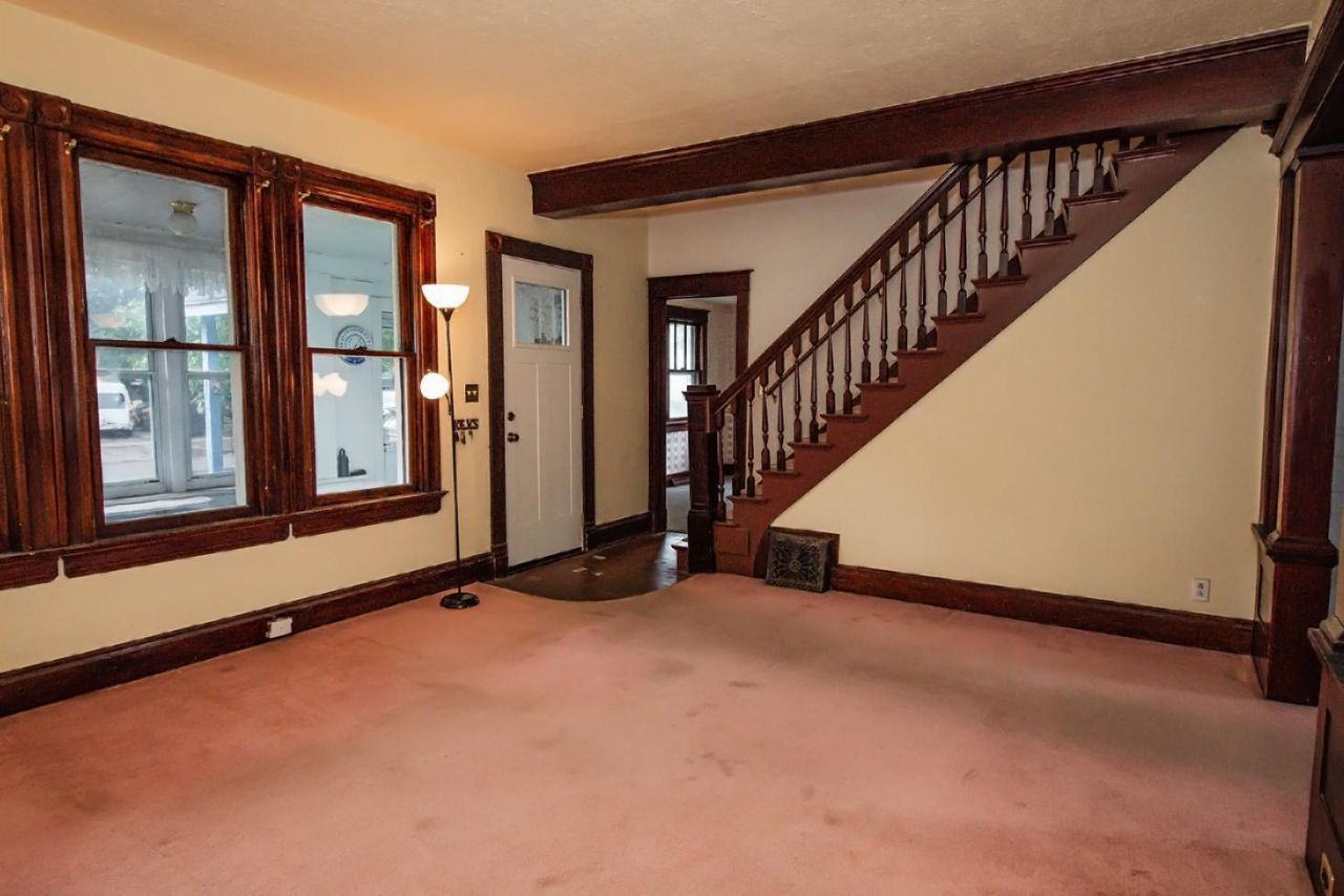 274 Vine Street, Winona, MN 55987 Main Photo