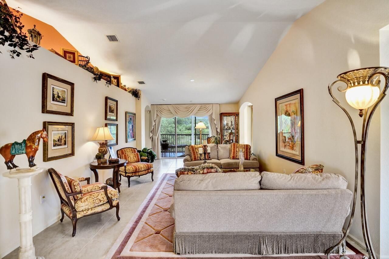 12434 Crystal Pointe Drive, Unit 202, Boynton Beach, FL 33437 Photo