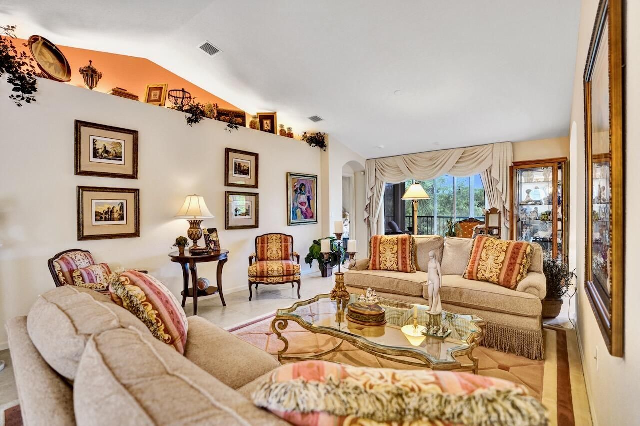 12434 Crystal Pointe Drive, Unit 202, Boynton Beach, FL 33437 Photo